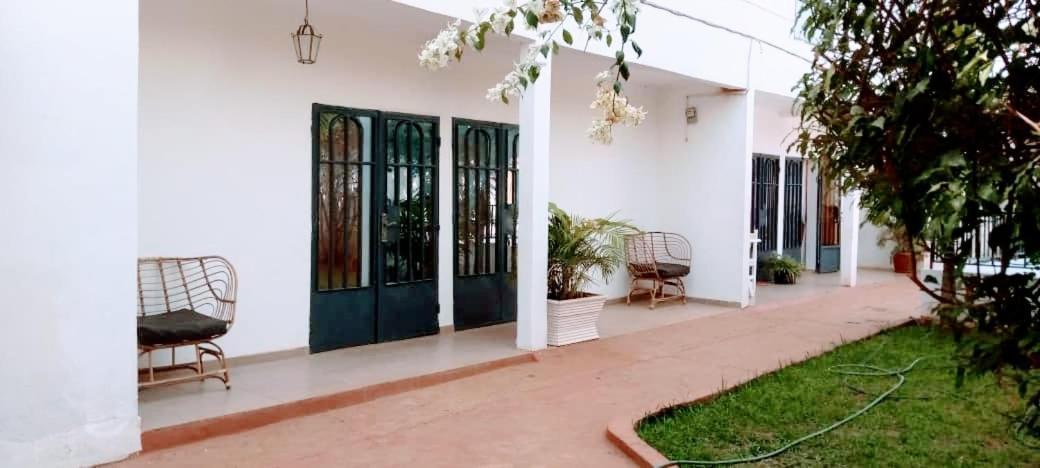 Appartement 2 Chambres Residence Avec Piscine Yaounde Exterior photo