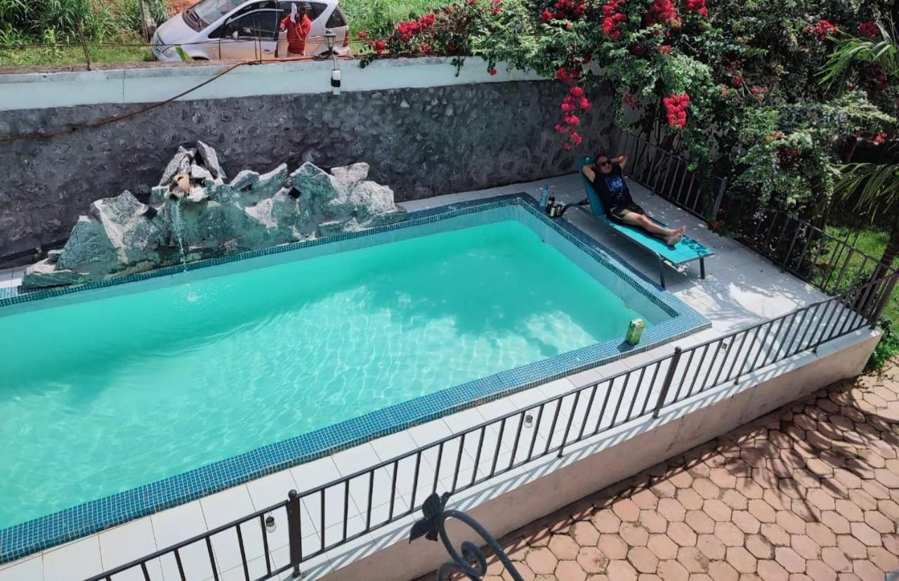 Appartement 2 Chambres Residence Avec Piscine Yaounde Exterior photo